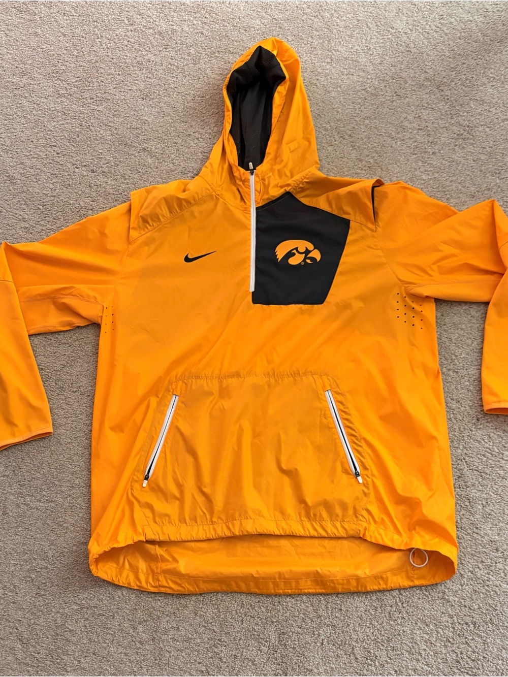 Nike Men’s Gold and Black Iowa Hawkeyes Lightweight Pullover Jacket